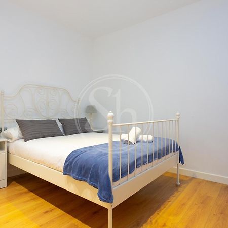 Bonito Apartamento Cerca De La Sagrada Familia Barcellona Esterno foto