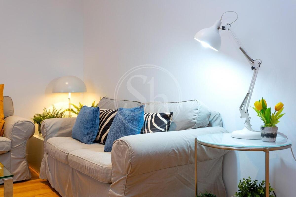 Bonito Apartamento Cerca De La Sagrada Familia Barcellona Esterno foto